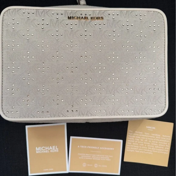 Michael Kors Natural Cream Jet Set Crossbody Bag - Picture 10 of 15